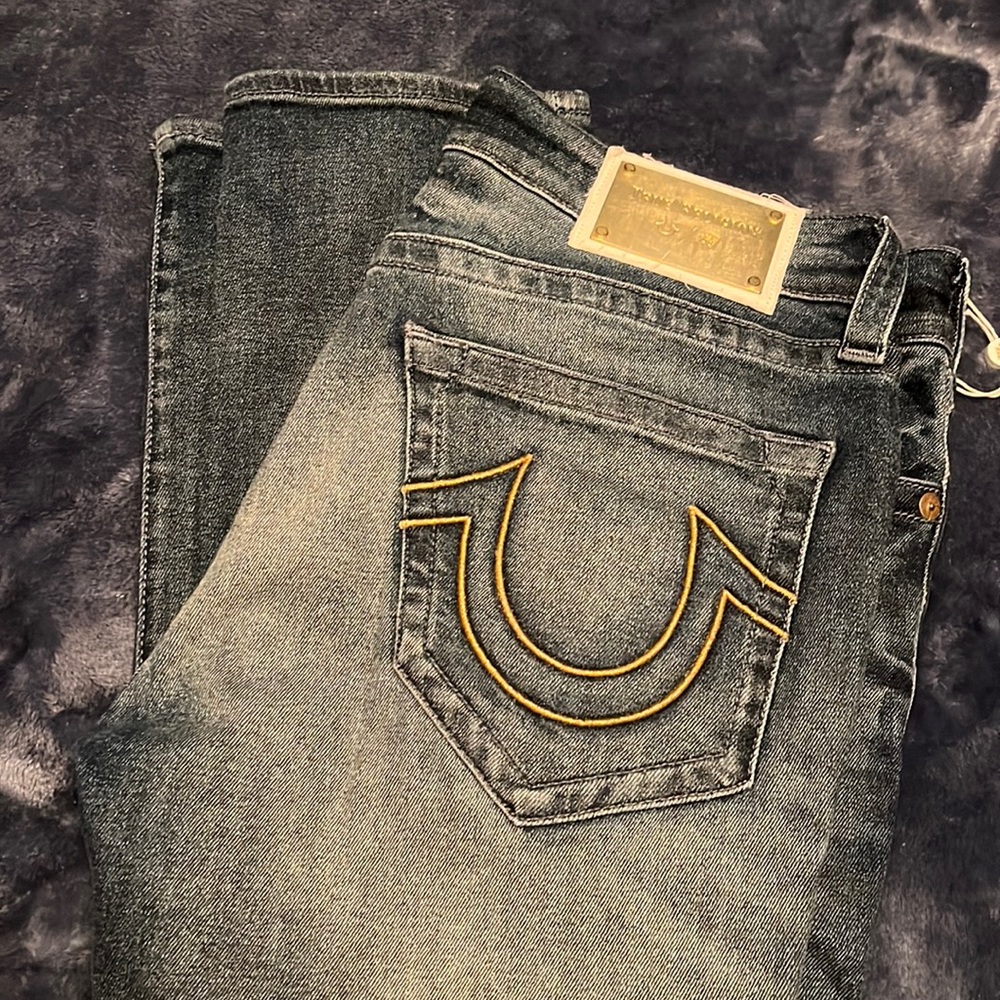 Mens size 33 x 32 skinny jeans worn once like new